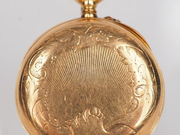 Montre de col en or jaune. Diam. 30 mm Poids tel. 24,66 g