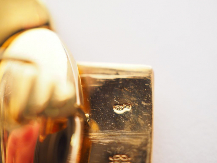 Bracelet articulé en or jaune.  Long. 18 cm  Poids. 55.44 g