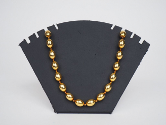 Vente aux enchères Collier de perles en or jaune.  Poids. 44.49 g
