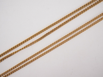 Vente aux enchères Deux éléments de chaines en or jaune. Poids.18,09 g (manque les fermoi