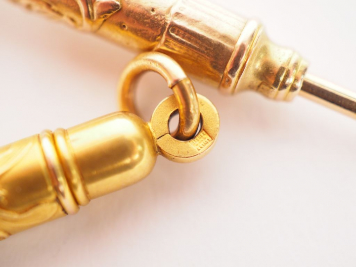 Ensemble comprenant :  - un porte-mine en or jaune  Poids tel. 5,69 g 