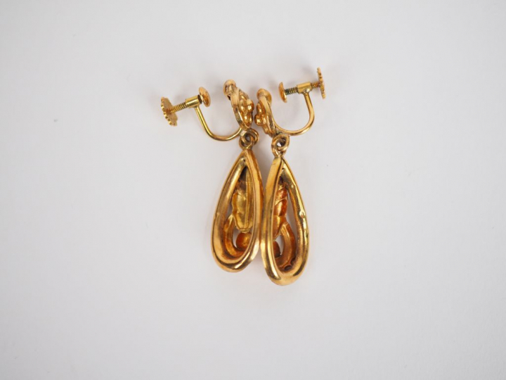 Paire de clips d'oreilles en or jaune. Poids. 3,60 g