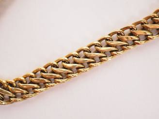 Vente aux enchères Bracelet en or jaune, maille souple.  Long. 15,5 cm Poids. 5,76 g