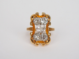 Vente aux enchères Bague Napoléon III en or jaune, sertie de cinq diamants taille ancienn