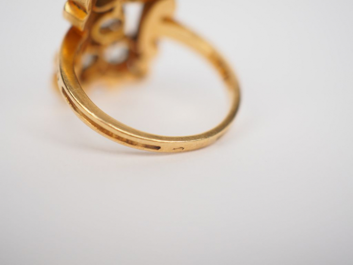 Bague Napoléon III en or jaune, sertie de cinq diamants taille ancienn