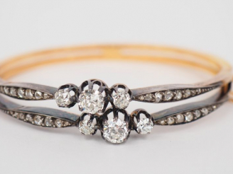 Vente aux enchères Bracelet jonc double rang Napoléon III en or jaune, orné en son centre