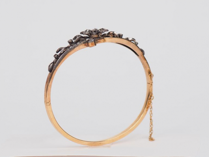 Bracelet Napoléon III en or jaune et diamants taillés en rose, à décor