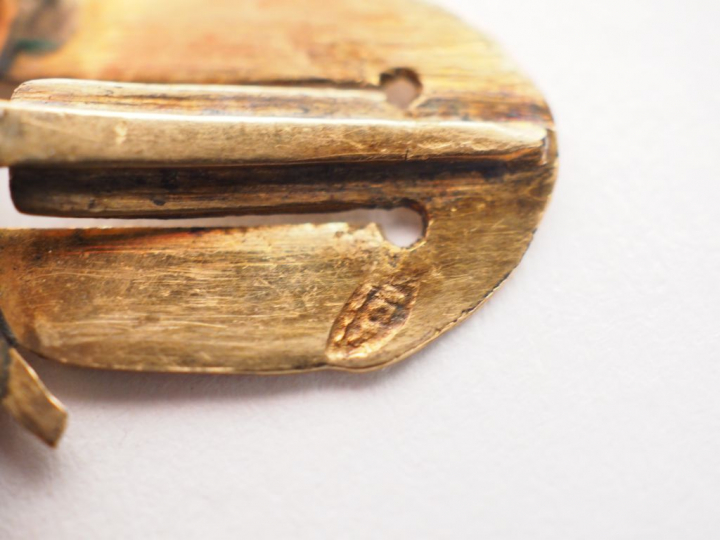 Parure en micro mosaïques et or ornée de médaillons à décor de bouquet