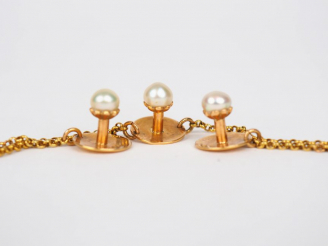 Vente aux enchères Elément de bijou fait à partir de trois boutons de col en or jaune et 