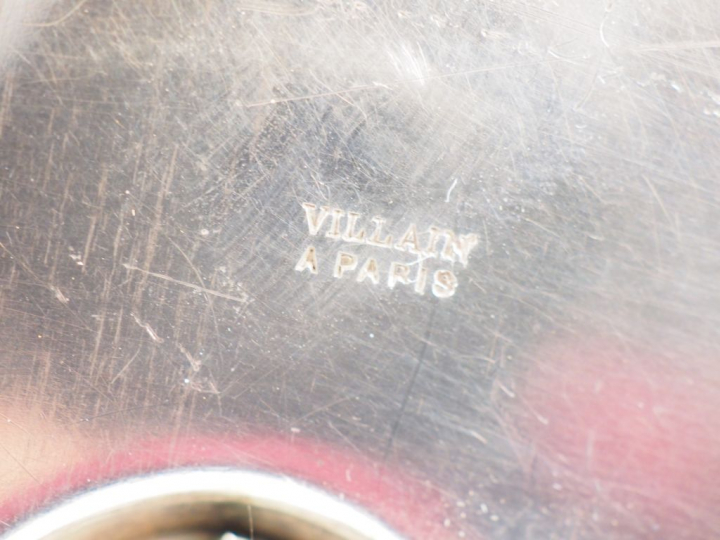 Saucière et son présentoir en argent, poinçon Minerve, anses feuillagé