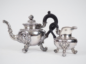Vente aux enchères Service à thé deux pièces Napoléon III en argent, poinçon Minerve, mod