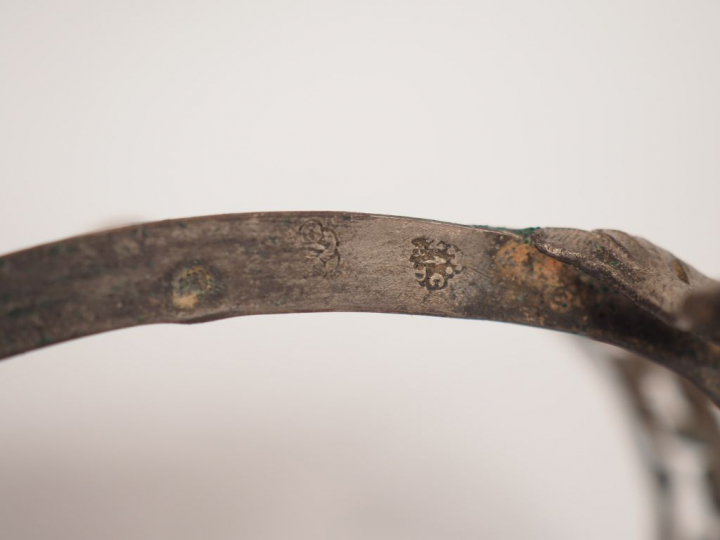 	Paire de salerons de style Louis XVI en argent, à décor d’arcatures e