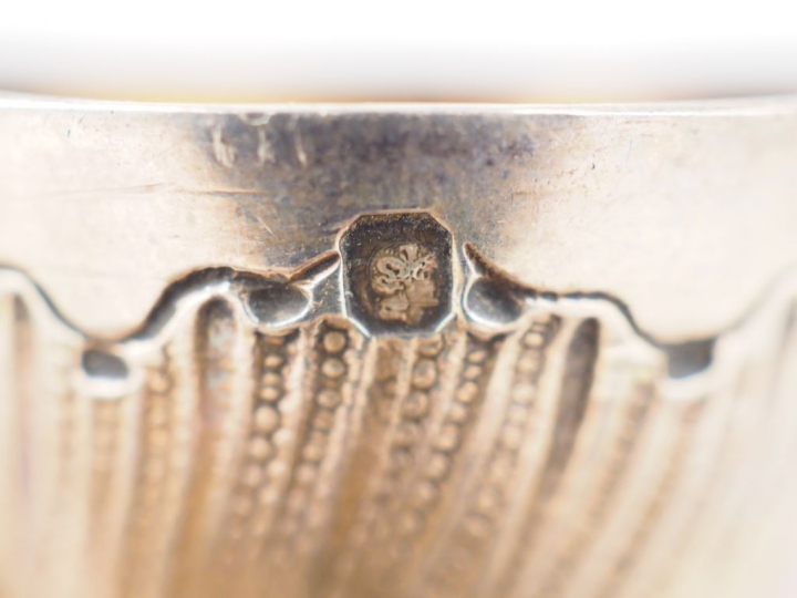 Suite de six verres à liqueur de style Louis XV en argent, poinçon Min