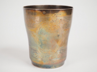 Vente aux enchères Timbale en argent, poinçon Minerve, à décor de cartouche et de frise d