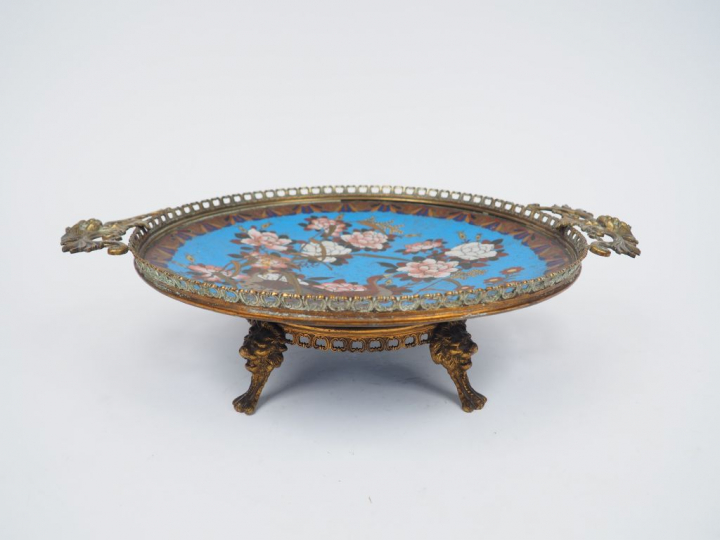 Coupe en émaux polychrome cloisonné à décor de canard et de pivoines, 