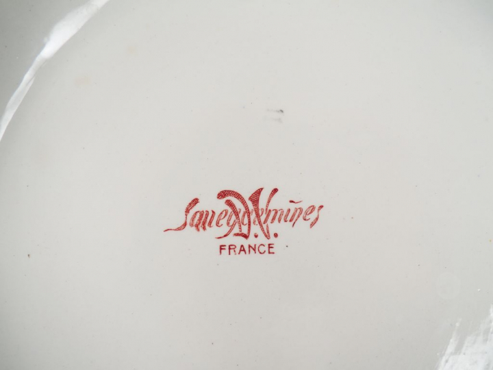 Partie de service de table en faïence polychrome de Sarreguemines, mod