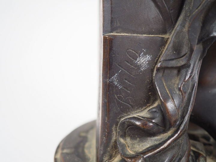 Jean BULIO. 'Jeune femme à la marionette'. Sculpture en bronze à patin