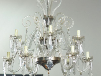 Vente aux enchères Lustre à pampilles en verre éclairant à 12 lumières. H. : 103 cm. (acc