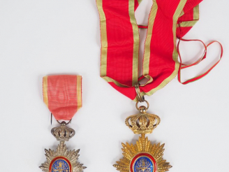 Vente aux enchères Ensemble de deux décorations de l’ordre royal du Cambodge, étoile de c