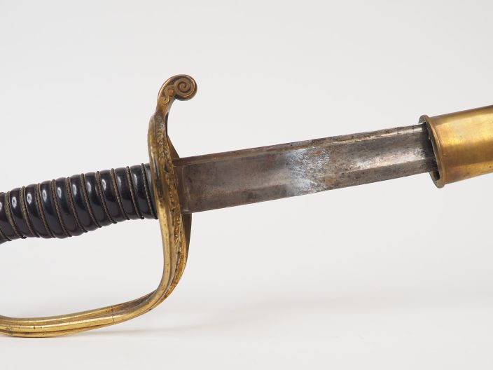 Sabre modèle 1845 d’adjudant, lame droite à dos et à gorge, monture en