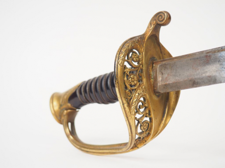 Sabre modèle 1845 d’adjudant, lame droite à dos et à gorge, monture en