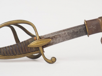 Vente aux enchères Sabre d’officier à la chasseur de facture civile type AN IX fabricatio