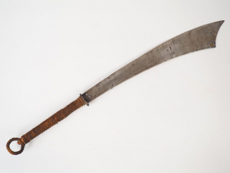 Vente aux enchères Sabre chinois de pavillon noir de 760 mm de long, lame plate évasée à 