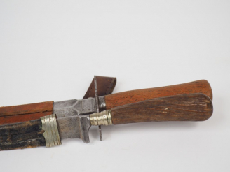 Vente aux enchères Lot de deux couteaux à lame fixe, un vengeur de 1870 fabrication « S.G