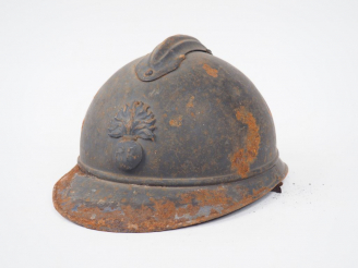 Vente aux enchères Casque Adrian modèle 15 Infanterie avec son intérieur et sa jugulaire 