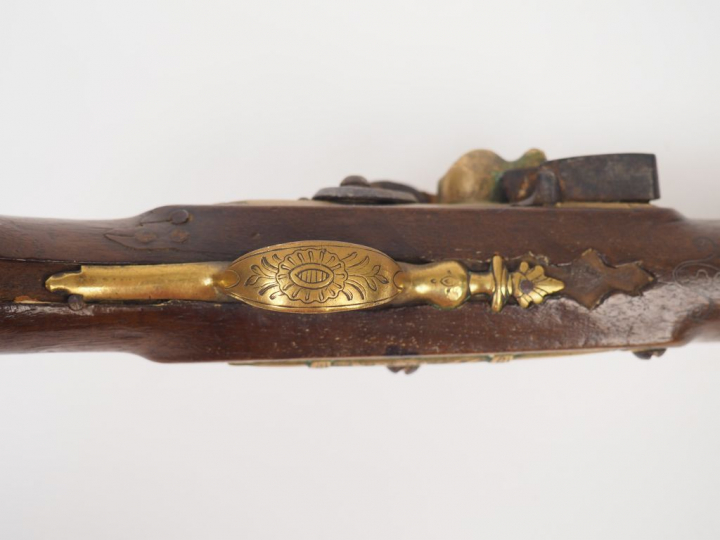 Fort pistolet à silex époque Louis XV, arme montée bronze, tube bronze