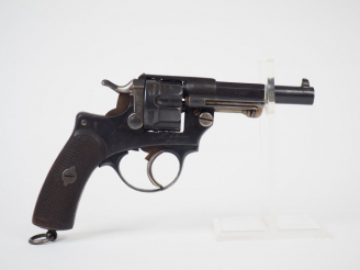 Vente aux enchères Superbe révolver d’officier français modèle 1874 de la série 1877 mono