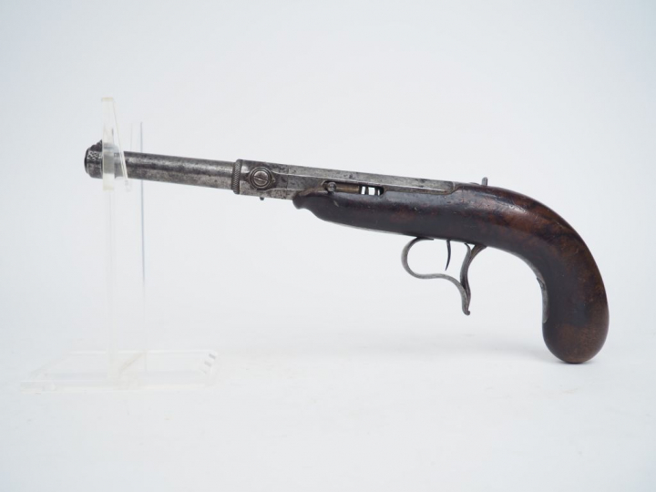 Curieux et intéressant pistolet à percussion axiale en calibre 4,5 mm 