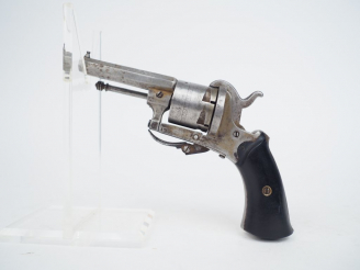 Vente aux enchères Revolver système Lefaucheux à broche calibre 7mm, canon octogonal, dét