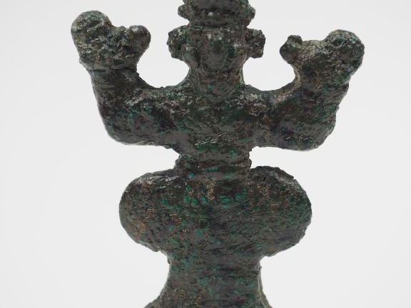 Idole tubulaire en bronze du Luristan. VIII-VIIe siècle av. J.-C.  H. 