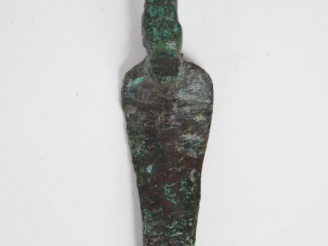 Vente aux enchères Uraeus en bronze. Egypte, Basse Epoque. Accidents et oxydation. H. : 1