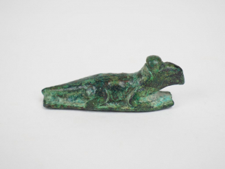 Vente aux enchères Ichneumon en bronze. Egypte. Basse Epoque. L. : 4.2 cm.