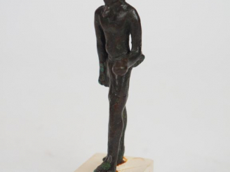 Vente aux enchères Dieu Amon en bronze. Egypte. Basse Epoque (664-332 av. J.-C.). H. : 9 