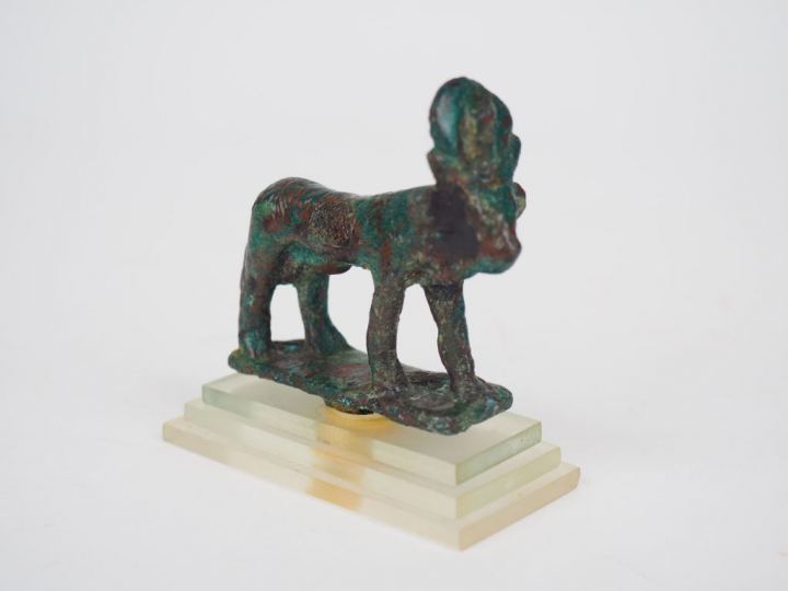 Taureau Apis en bronze. Egypte. Basse Epoque (664-332 av. J.-C.). Dim.