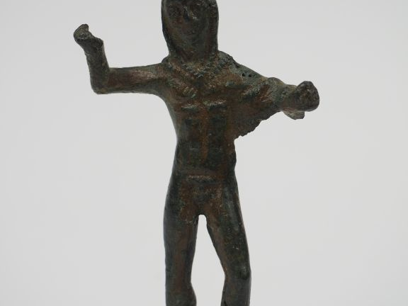 Statuette en bronze d’Hercule revêtu de la peau du lion de Némée. Péri