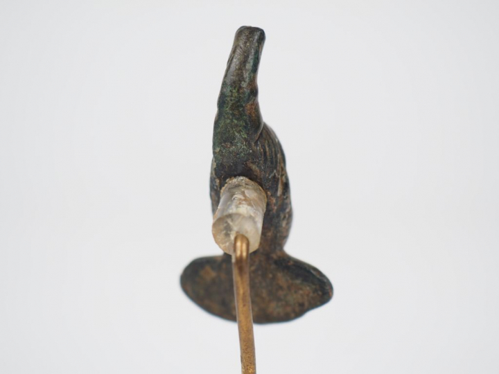 Buste en bronze de Mars barbu et casqué. Epoque romaine. H. : 4.2 cm.