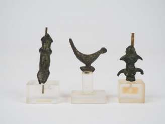 Vente aux enchères Lot d’animaux et décor végétal en bronze. Période romaine ou antérieur