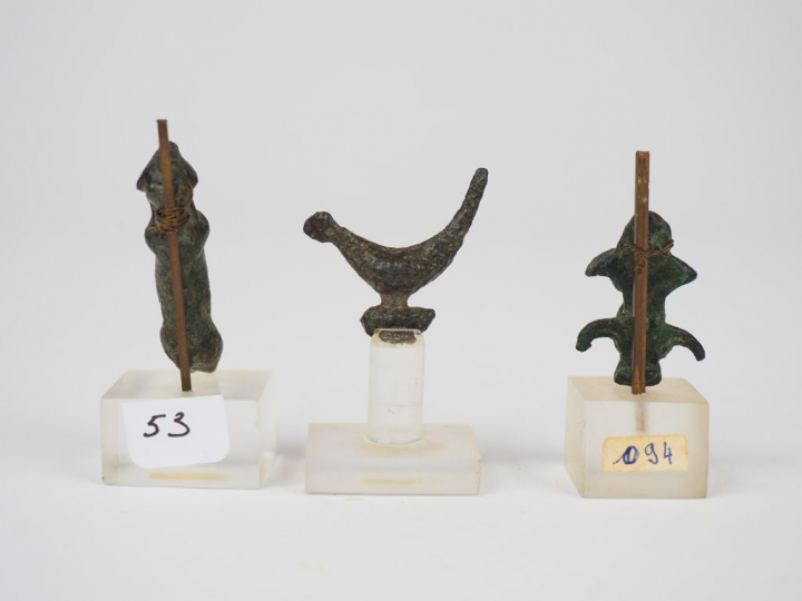 Lot d’animaux et décor végétal en bronze. Période romaine ou antérieur