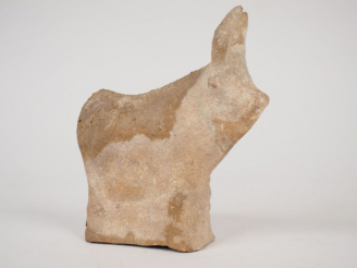 Vente aux enchères Figurine de bovidé en terre cuite. Bassin méditerranéen. IVe s. av. J.
