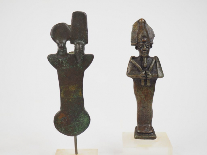 Deux statuettes en bronze dans le goût de l’Anatolie et de l’Egypte an