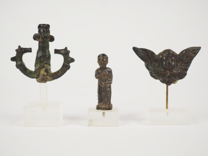 Lot de 9 statuettes en bronze dont idoles du Luristan, amulette égypti