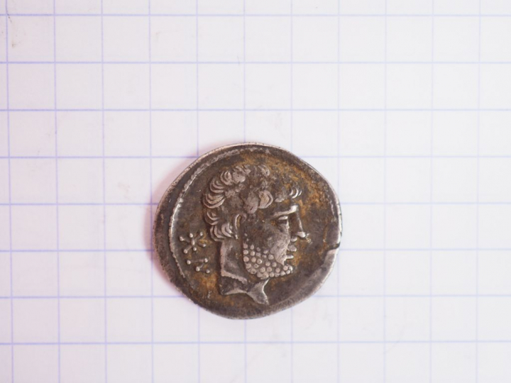 Celtibères. Osca. Drachme d’argent. 204-154 av. J.-C. A/ Tête barbue à