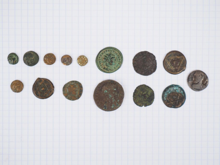 Lot de 15 monnaies antiques (dont Tenedos), médiévales et marocaines e