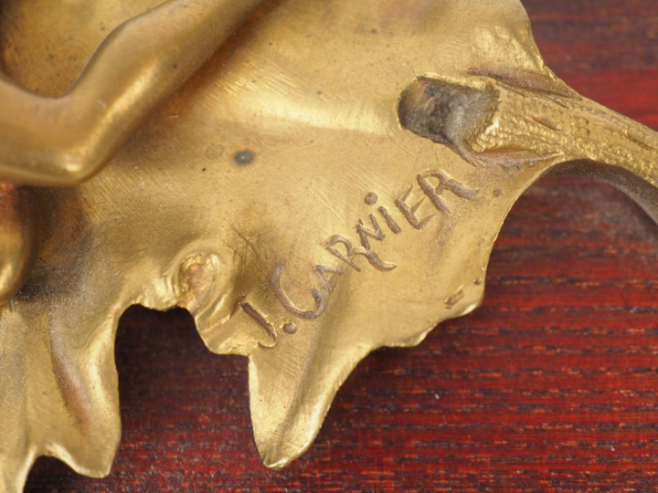 J. GARNIER "Allégorie de Flore"  Sujet en bronze. Signé. 17,5 x 10 cm