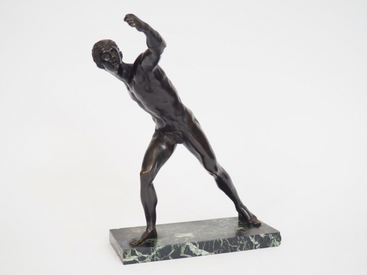 "Le gladiateur" Sculpture XIXème en bronze à patine brune. Socle en ma