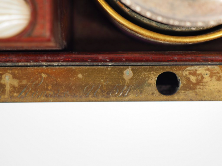 BIENNAIS Nécessaire de voyage en argent, poinçon au Coq, porcelaine et